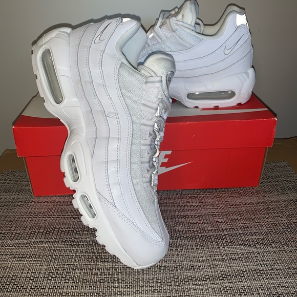 Nike Air Max 95 Essential main image 4